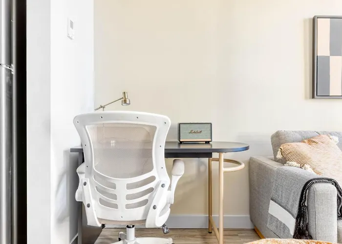 Loop 1br W Lounge Gym Roof Nr L Chi-693