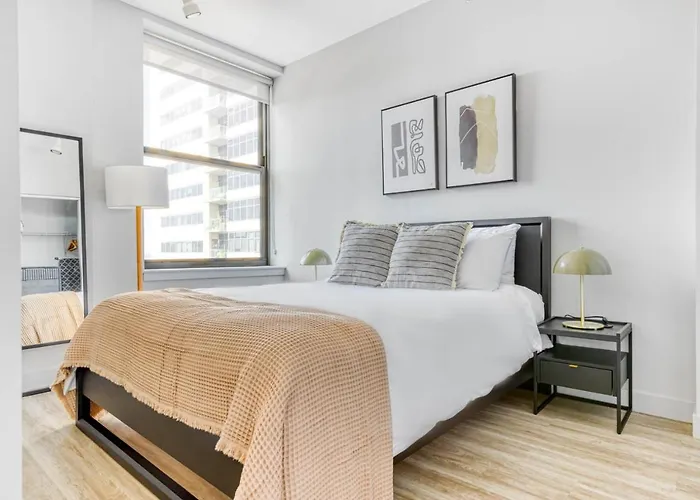 Apartment Loop 1br W Lounge Gym Roof Nr L Chi-693 Chicago